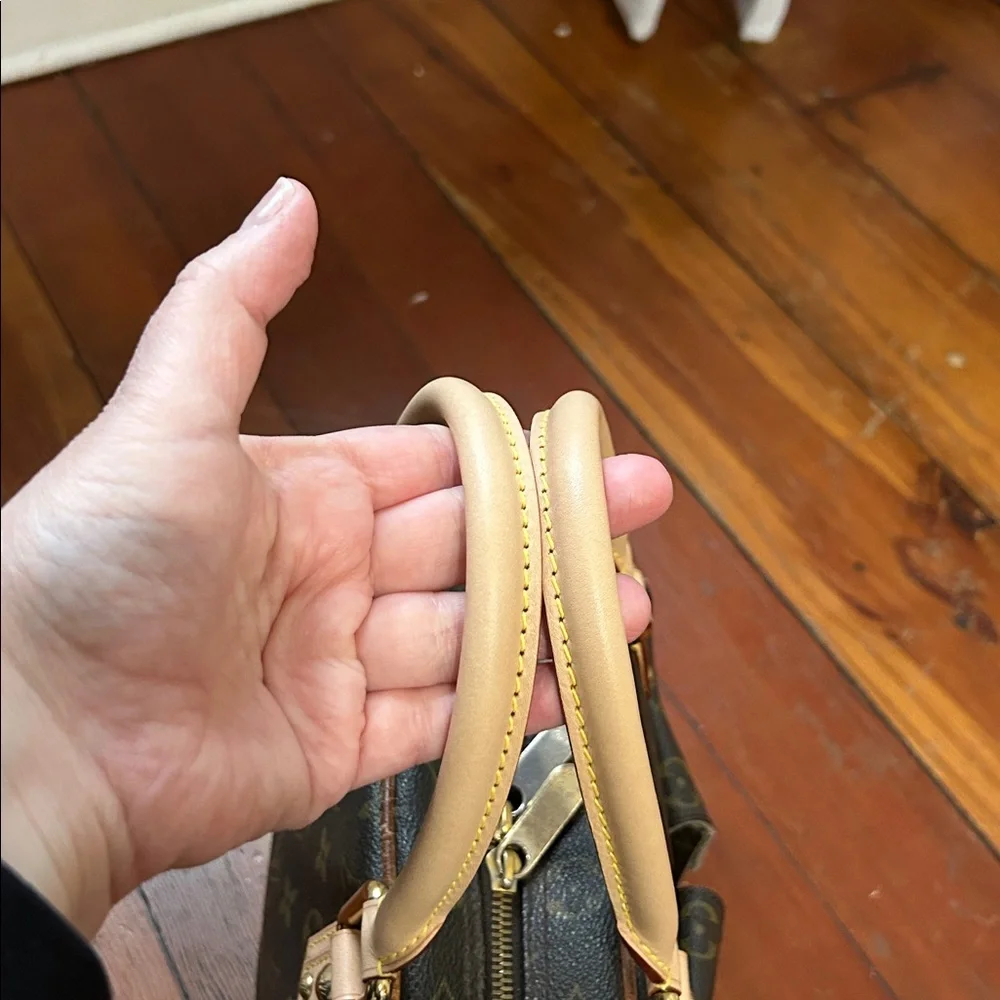 Louis Vuitton Monogram Manhattan PM